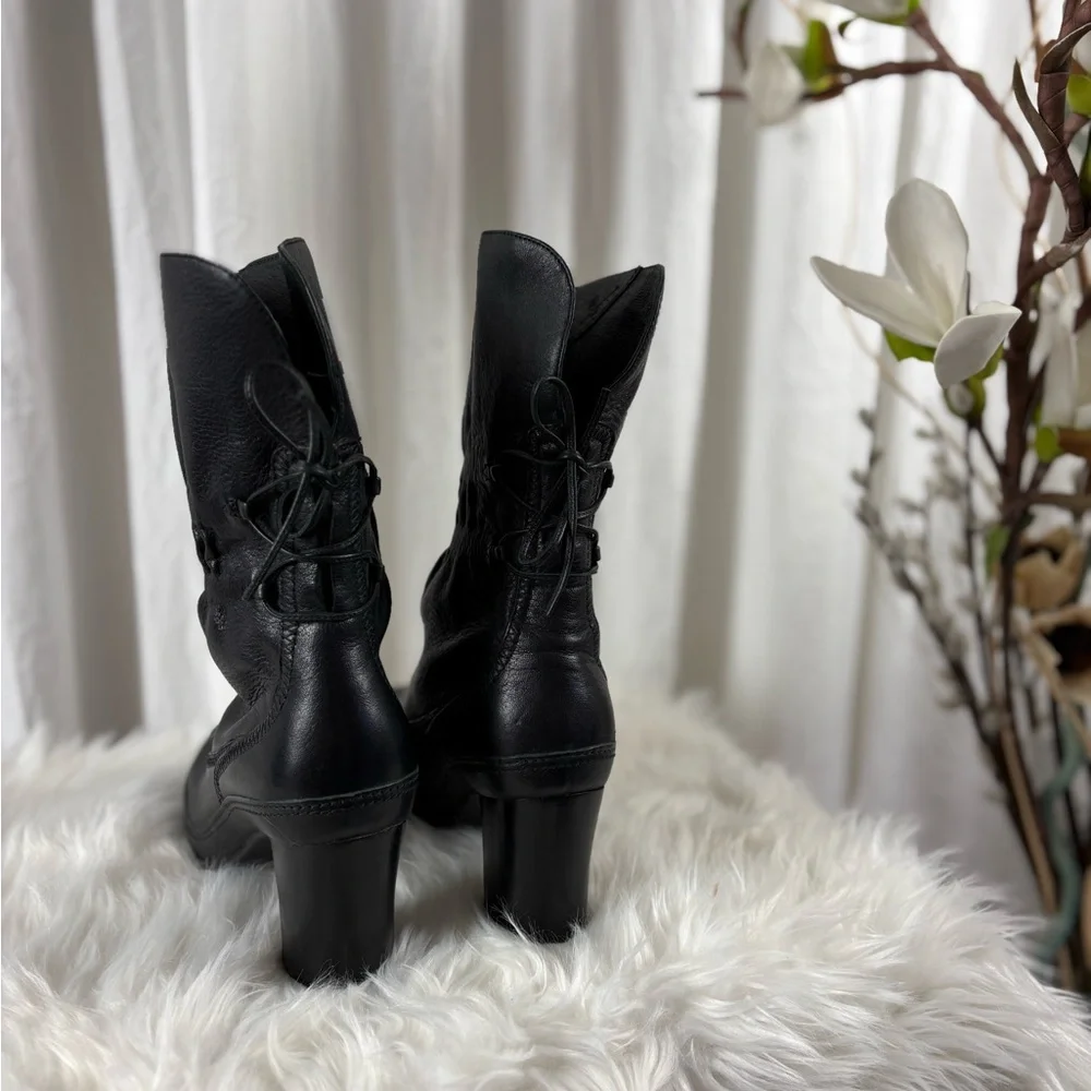 Clarks Artisan Collection Black Heeled Bootie - Picture 5 of 9